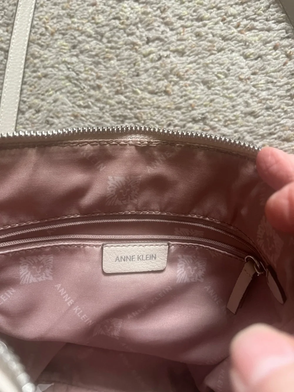 Crossbody Anne Klein Faux Leather Tassel Bag - Cream - Picture 3 of 4